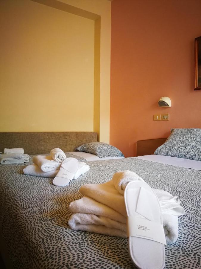 Hotel Rossella Rimini Ngoại thất bức ảnh